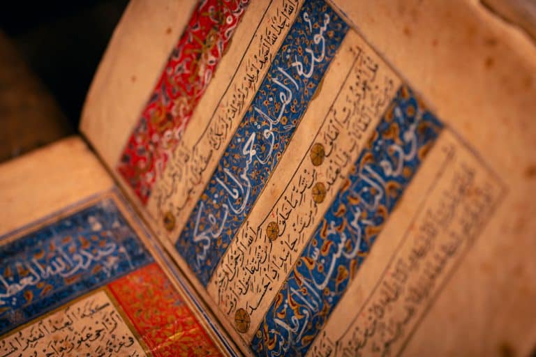 L'âge d'or de l'alchimie islamique : Jabir ibn Hayyan et l'école de Bagdad